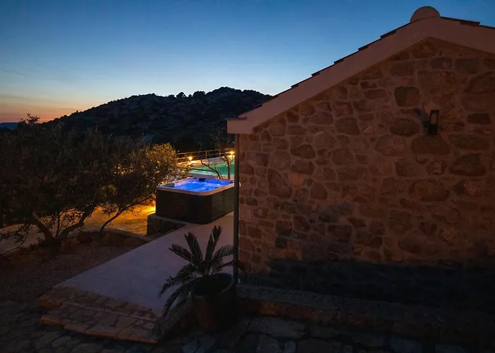 Svemir Feriehus Drage